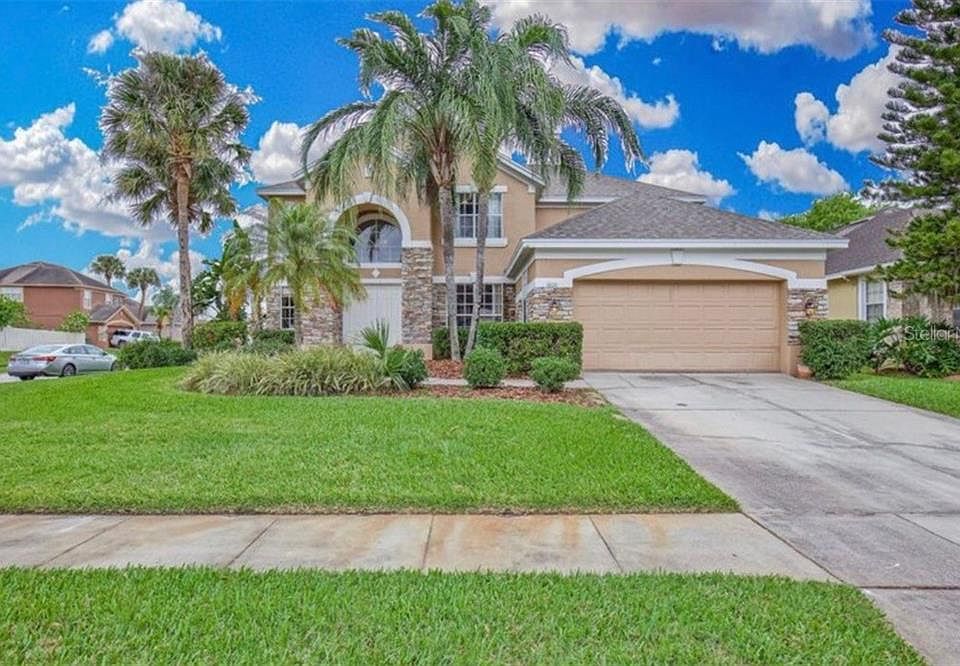 1st image of 1800 The Oaks Blvd