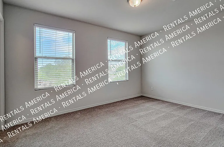 229 E Watson Pl — Photo 21