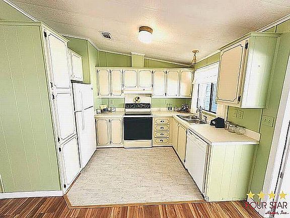 2nd image of 389 Spring Lake Dr