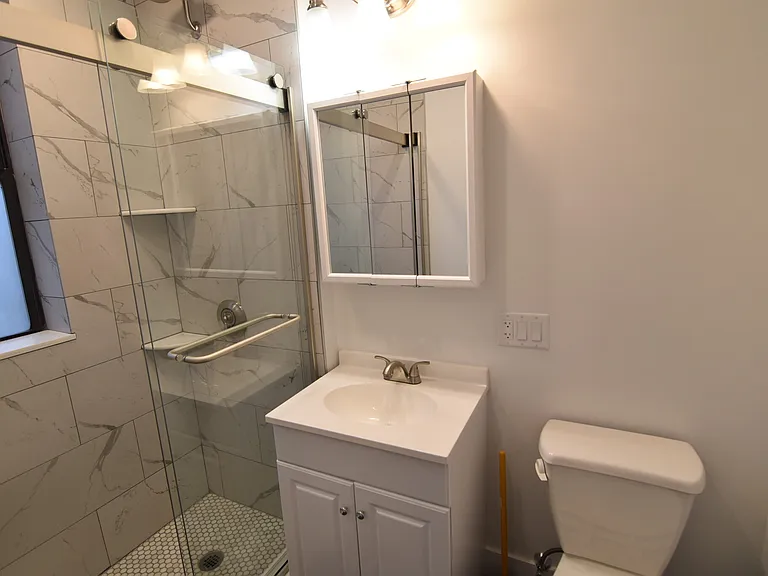11 Queensberry St #16 — Photo 9