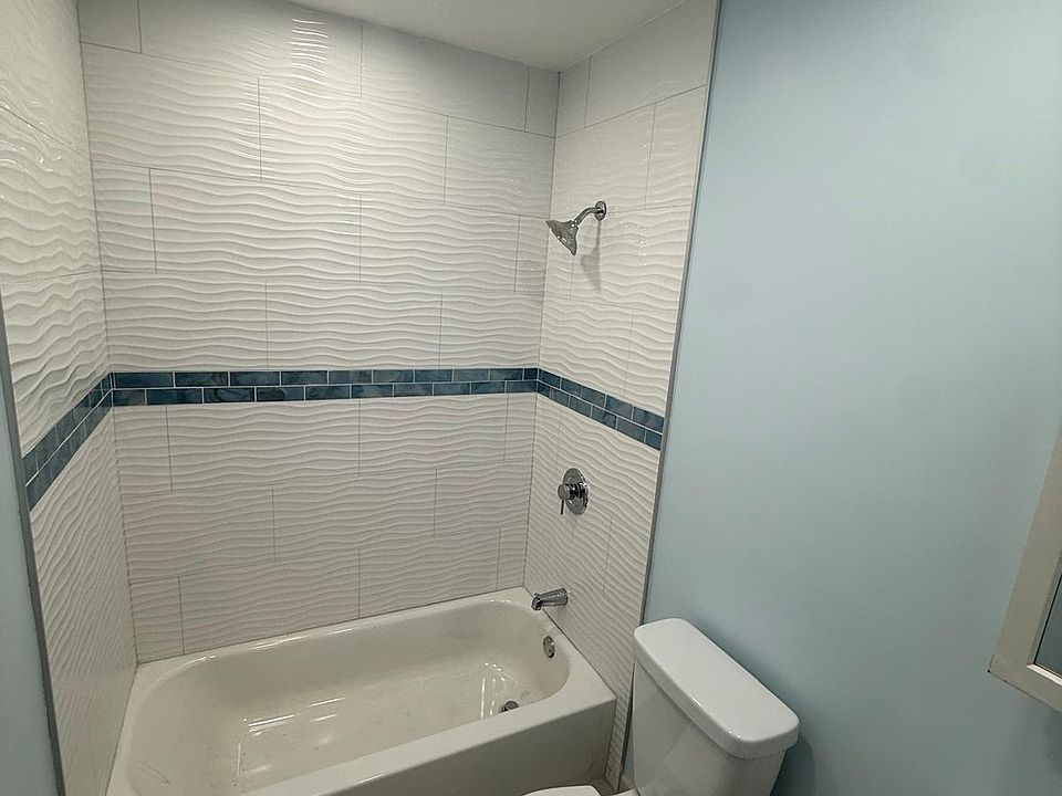2nd image of 905 Citrus Ave