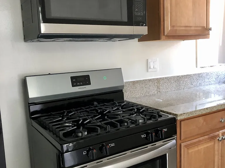 4232 Ethel Ave — Photo 10