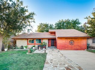 1829 Sherwood Ln, Carrollton, TX 75006
