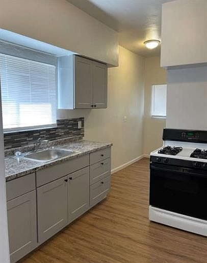 1st image of 941 N Madison St #933C