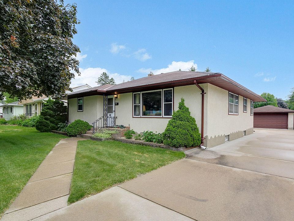1st image of 300 Edith Dr