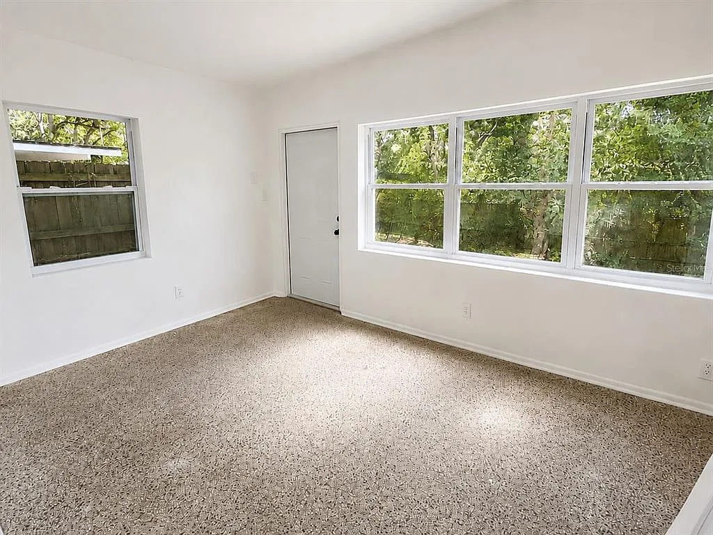 2 bed, 1.0 bath, 980 sqft, $2,100 — Photo 4