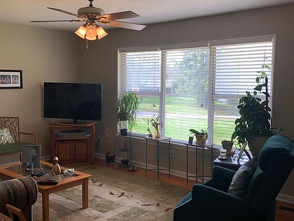 5th image of 126 Bettis Ln