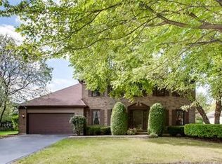 875 Raintree Dr, Naperville, IL 60540