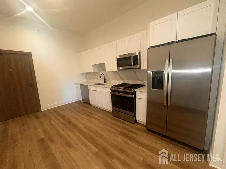 195 Main St #303 — Photo 3