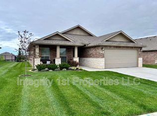 7546 Apache Rd, Shawnee, KS 66227