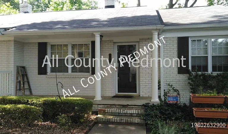 1544 Pecan Ave — Photo 1