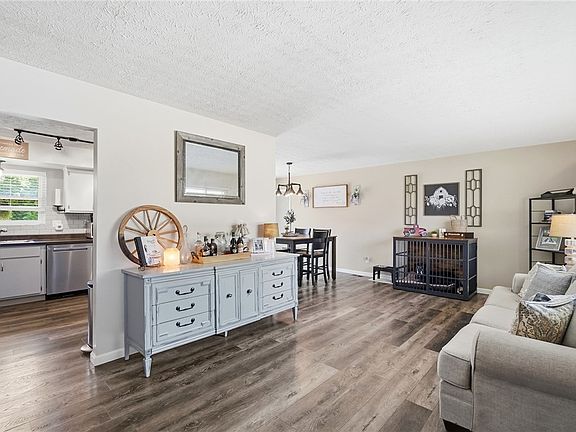 3rd image of 109 Beechwood Ave