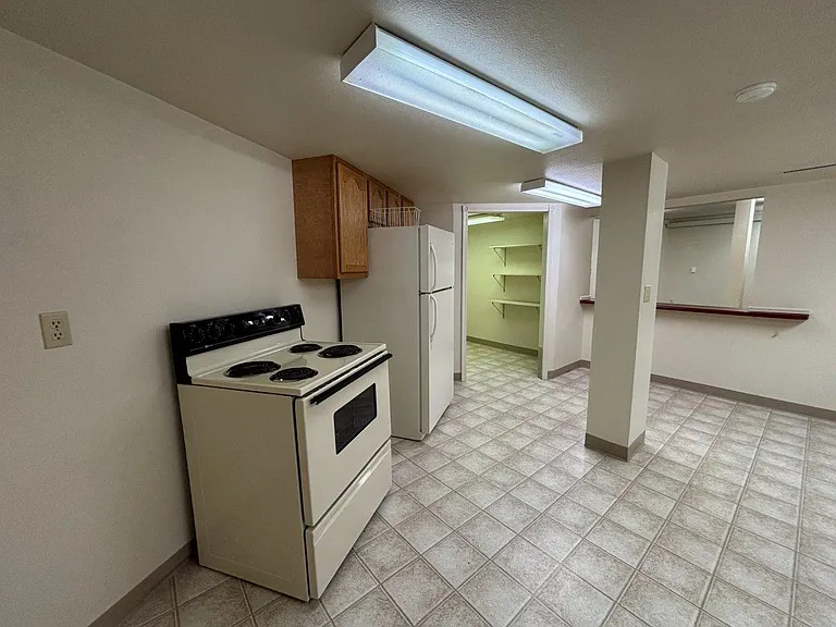 Highland Apartments — Photo 24