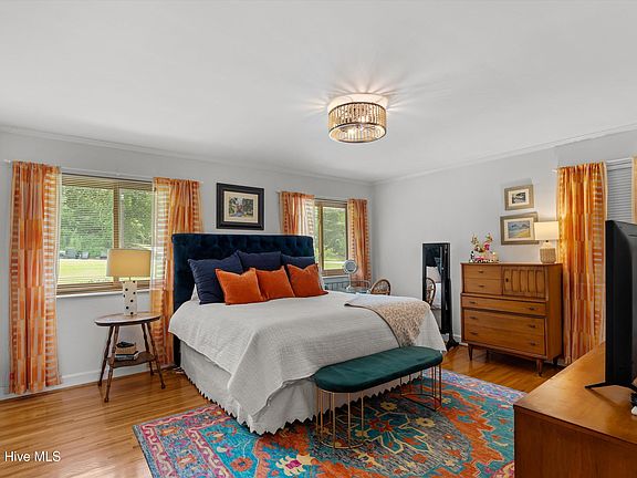 5th image of 2223 Glendale Road