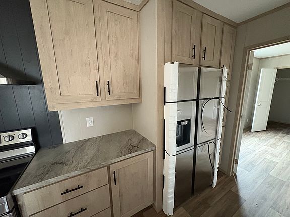 5th image of 29 White Oak Ct