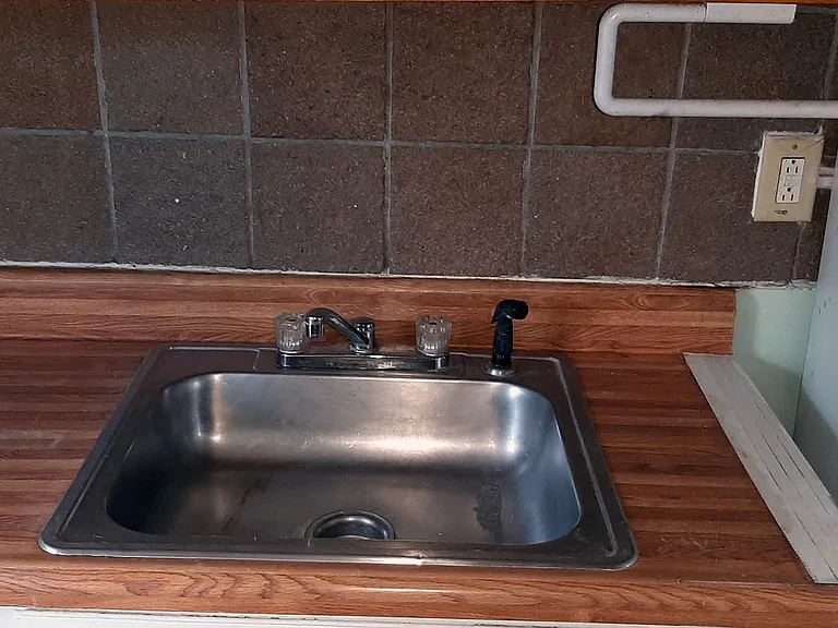 1212 Dekalb St #2R — Photo 5