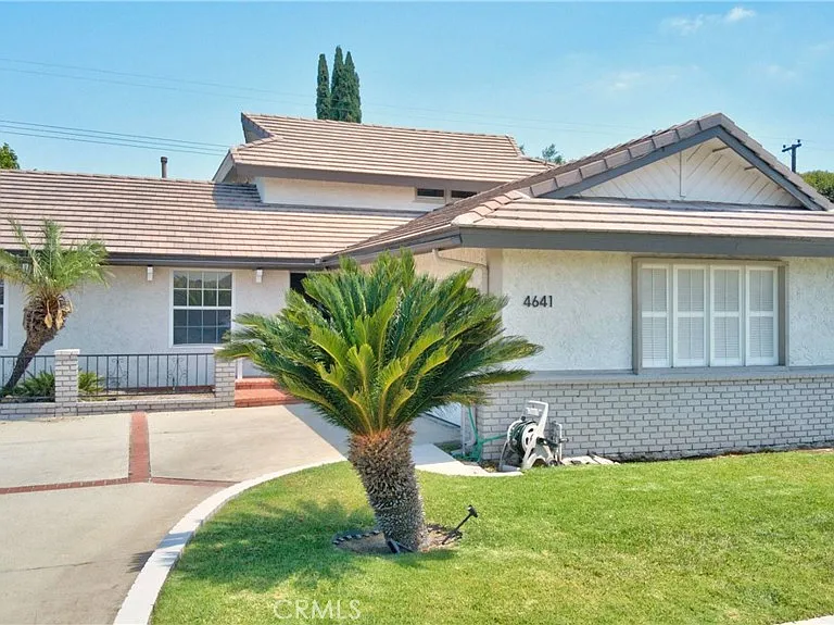 4641 Newman Ave — Photo 2