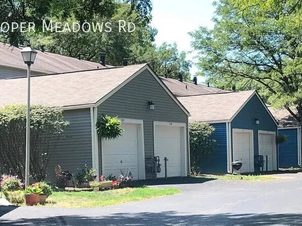 6553 Cooper Meadows Rd, Westerville, OH 43081