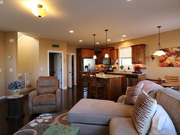 5th image of 4606 NE 93rd St