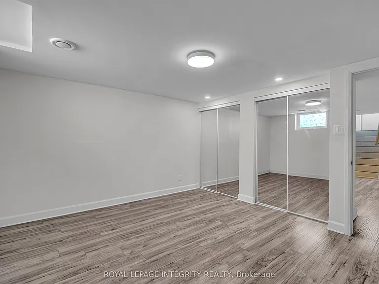 924 Rex Ave — Photo 17