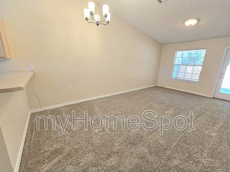9580 Cobblebrook Dr — Photo 3