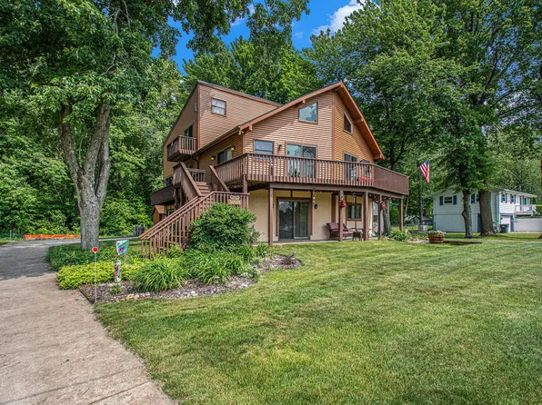50041 David Dr, Dowagiac, MI 49047