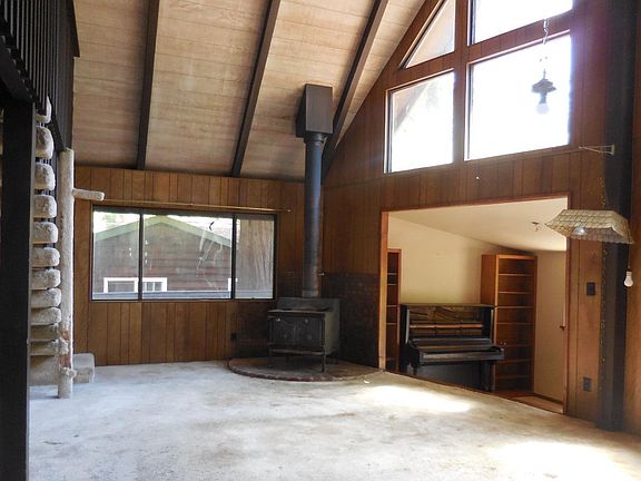 3rd image of 25084 Robin Place