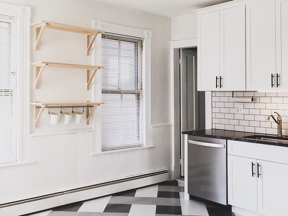 Newly Renovated Dine-In Kitchen