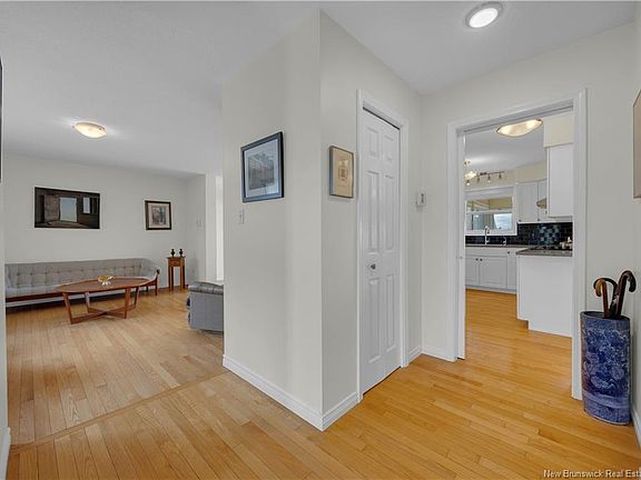 5th image of 33 Chandler Rd