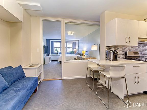 4th image of 63 E 9th St APT 4N