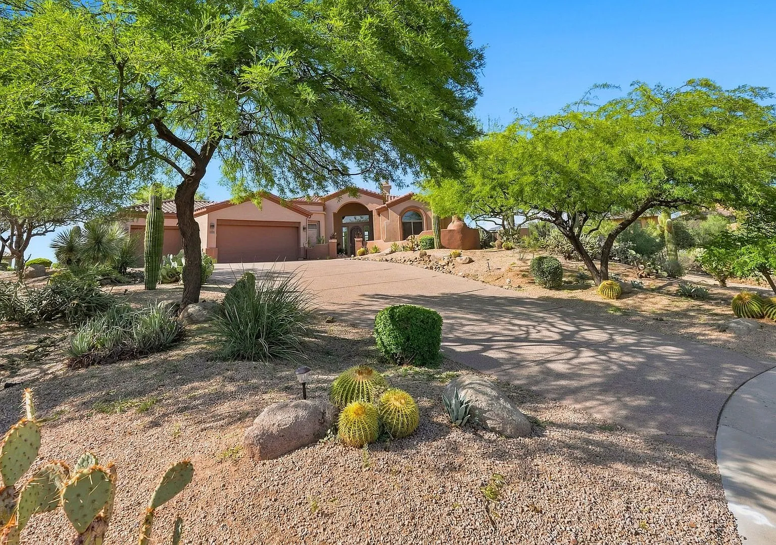 Stunning 4 bed 2.5 bath home in N. Scottsdale with pool, in the Sierra Norte HOA community — Photo 3