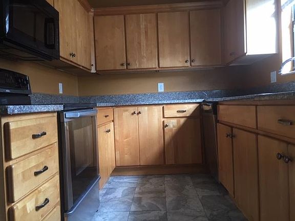 3rd image of 4917 W Idaho St