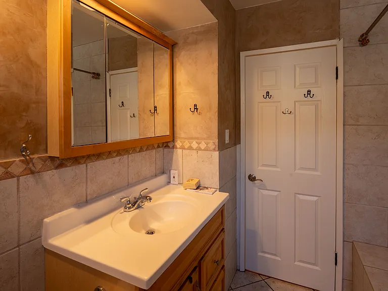 23216 Friar St — Photo 25