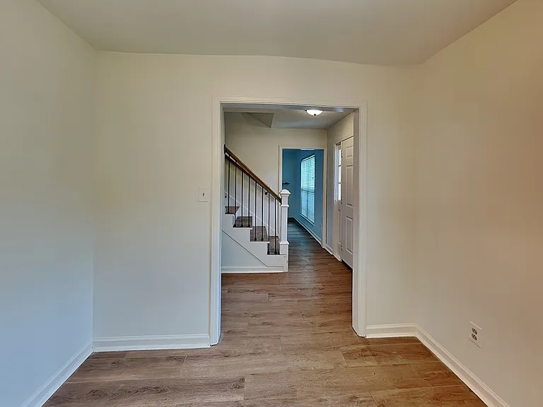 4418 Englewood Rd — Photo 11