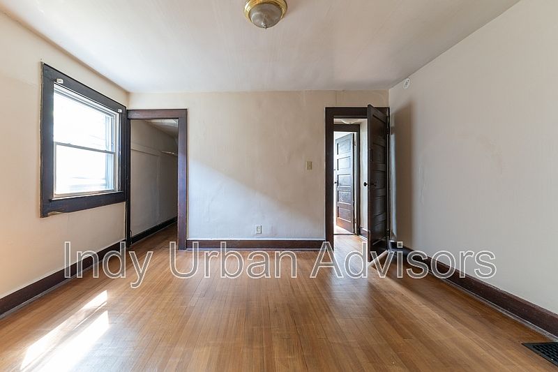 2nd image of 1310 N Oxford St