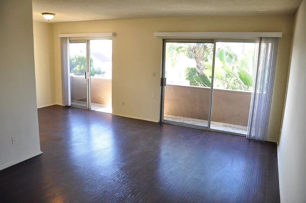 2614 S Garth Avenue — Photo 1