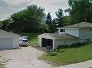4413 61st St, Urbandale, IA 50322