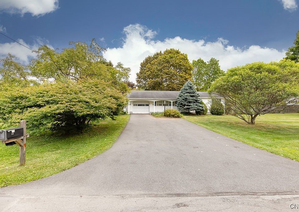1st image of 15 Sherwood Cir