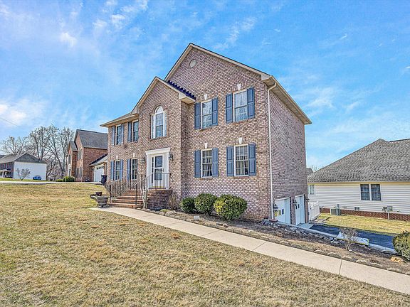 3rd image of 1343 Millers Landing Cir