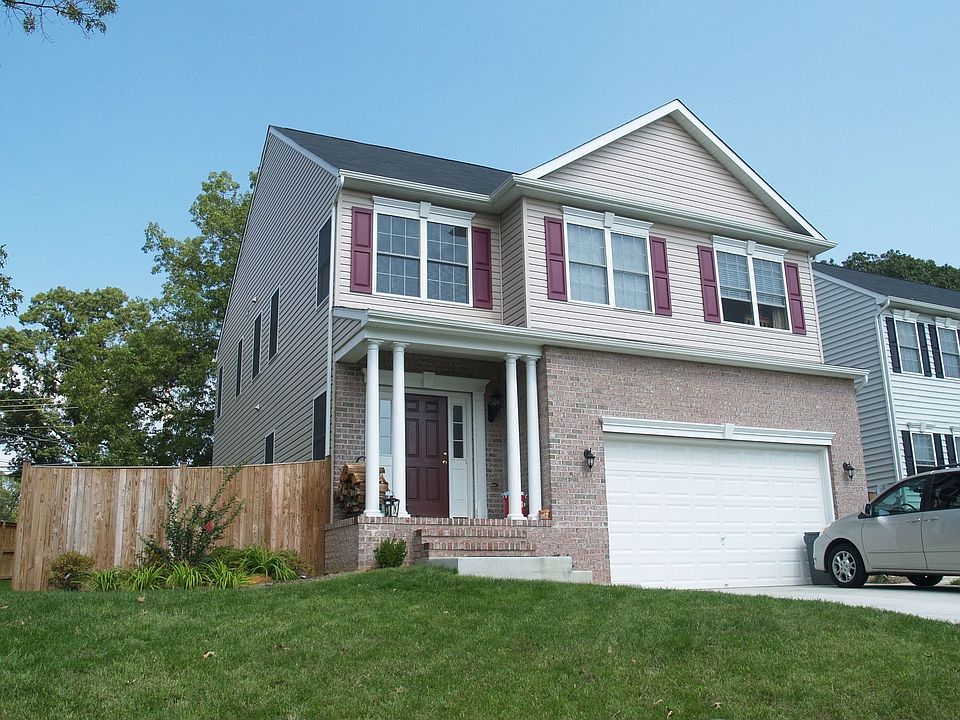 1st image of 116B Clarence Ave