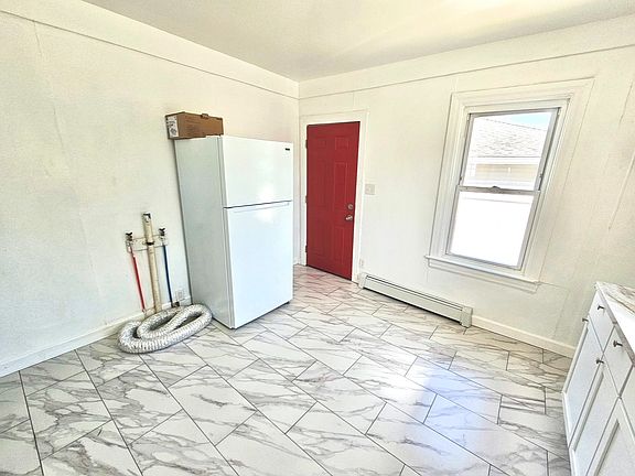 3rd image of 625 W Broad St #A