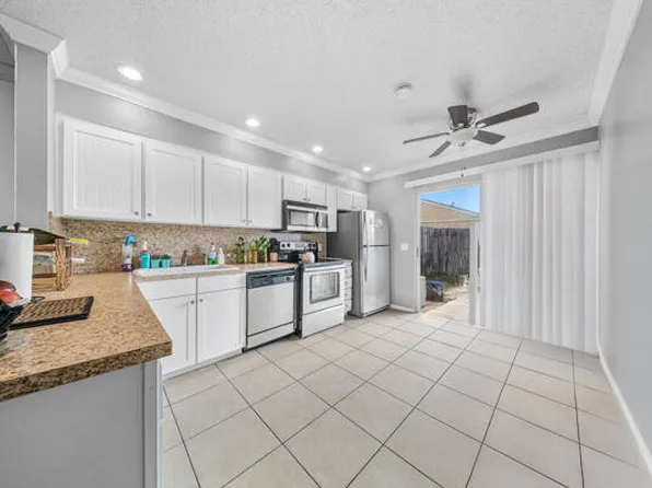 4827 Orleans Court #B, West Palm Beach, FL 33415