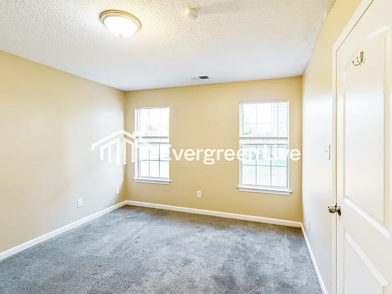 9828 Maggie Woods Ln — Photo 8