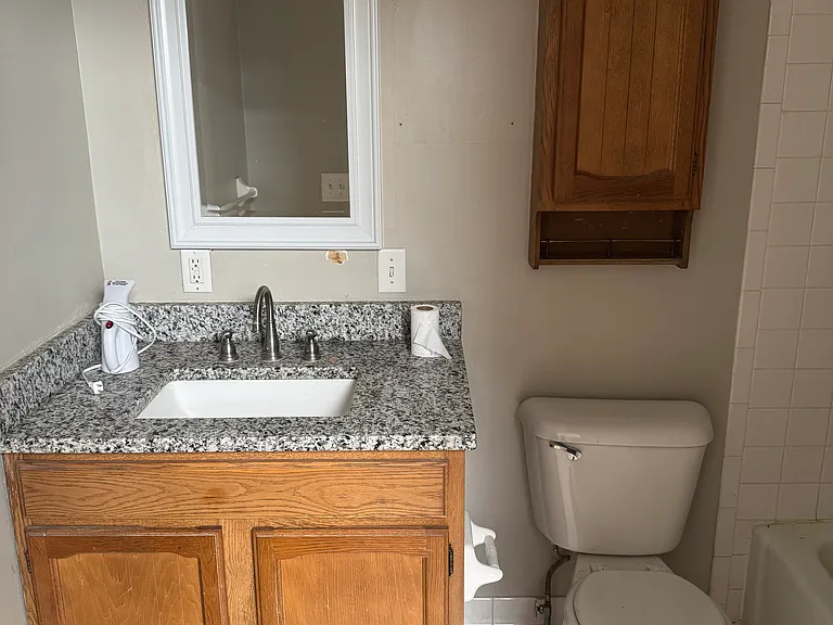 275 Plymouth Ave S #23 — Photo 6