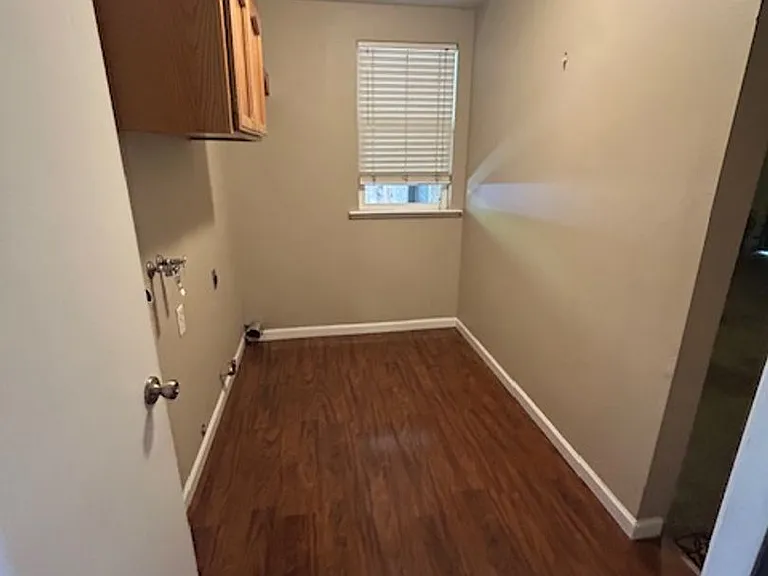 1896 N Matthew Ave — Photo 15