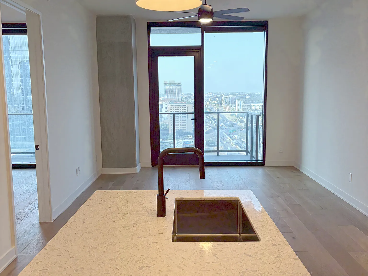 2 bed, 969 sqft, $3,625 — Photo 3