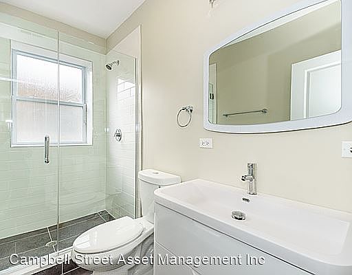 2nd image of 1915 W Irving Park #202