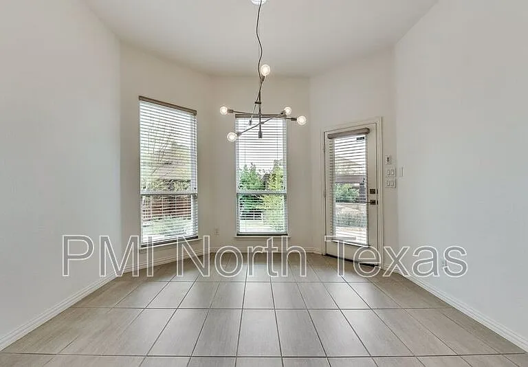 2992 Brianna Dr — Photo 5