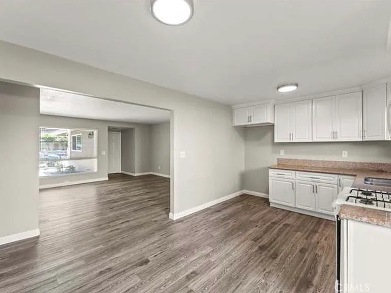 15582 Boleyn Cir #B — Photo 2