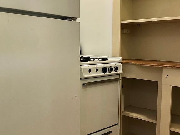 5th image of 5273 Mount Royal Dr